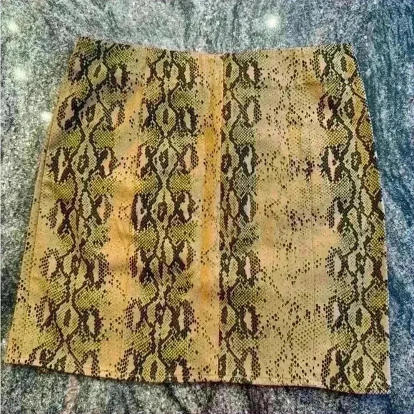 Cheetah Skirt - Picture 4 of 5